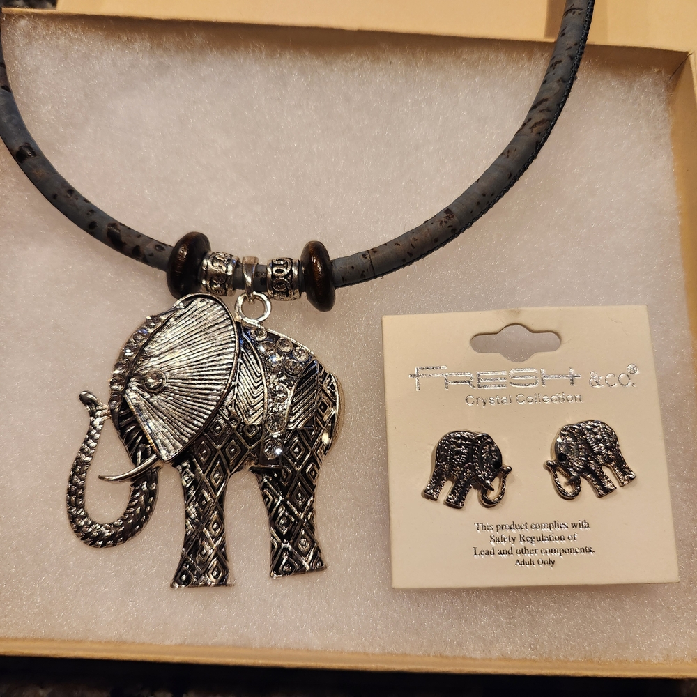 Elephant Pendant Vegan Cork Necklace And Earring Set NEW NEVER WORN